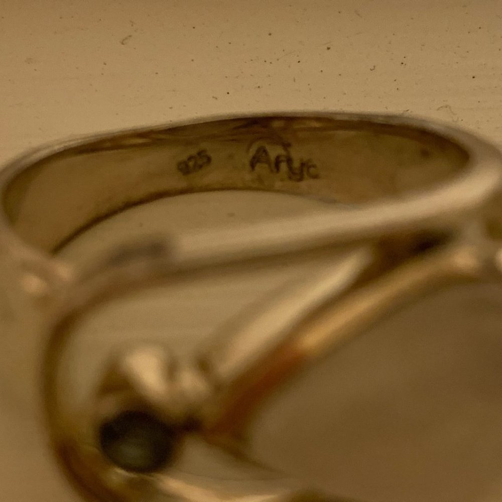 Ring - Picture 3 of 4